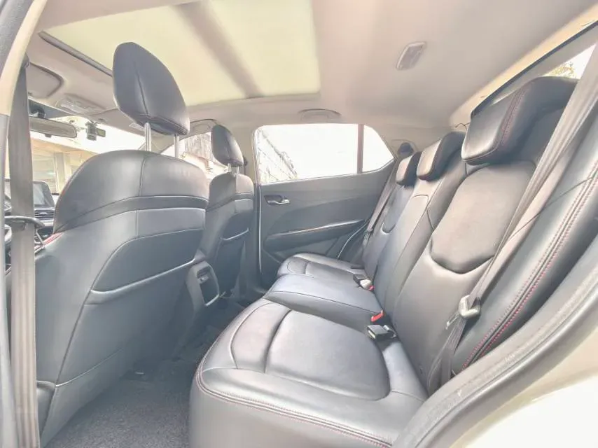 2019 BaoJun 730 1.5L 105HP L4 6MT,autocango,china used car exporter,china ev exporter,chinese used car exporter,chinese used ev exporter