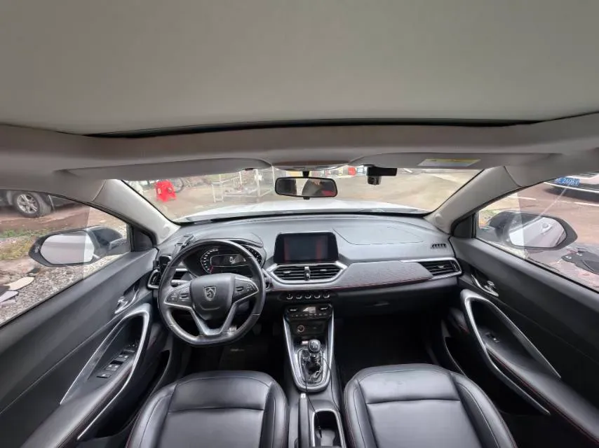 2019 BaoJun 730 1.5L 105HP L4 6MT,autocango,china used car exporter,china ev exporter,chinese used car exporter,chinese used ev exporter