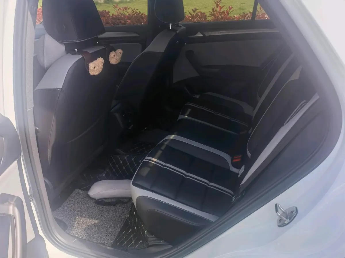 2023 Volkswagen T-Roc 1.5T 160HP L4 7DCT,autocango,china used car exporter,china ev exporter,chinese used car exporter,chinese used ev exporter