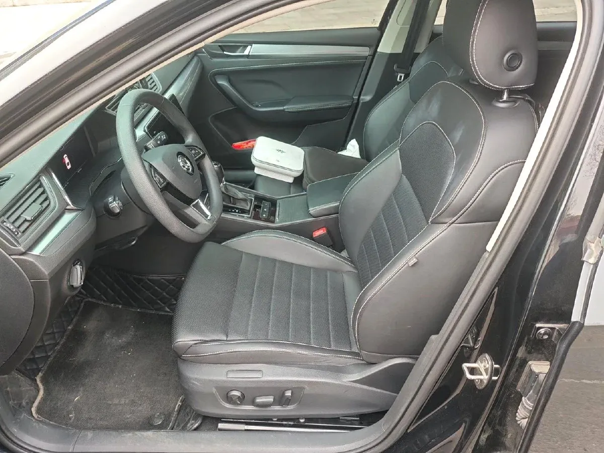 2023 Skoda Superb 1.4T 150HP L4 7DCT,autocango,china used car exporter,china ev exporter,chinese used car exporter,chinese used ev exporter
