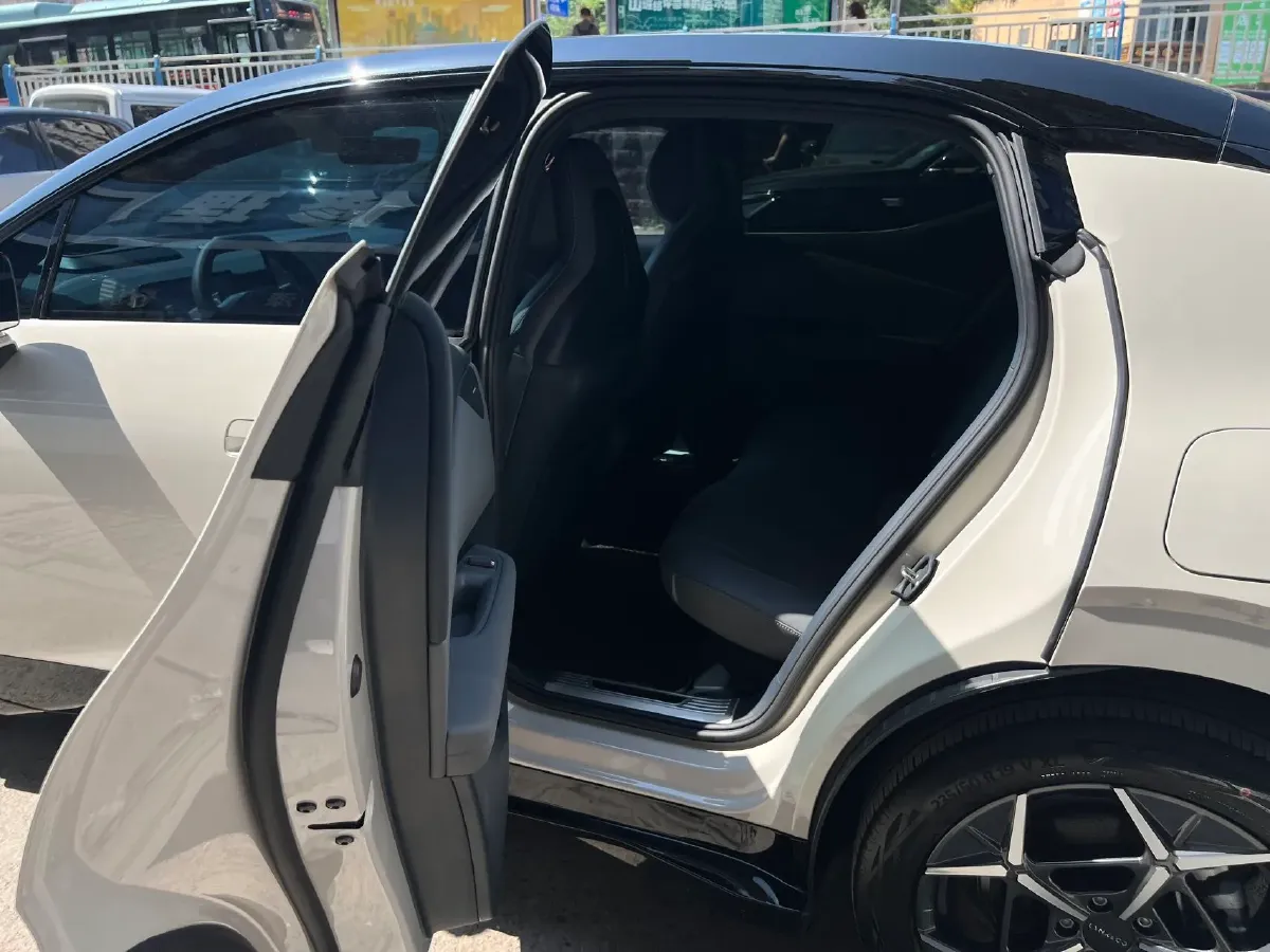 2025 Dongfeng Z9 2.0T 258HP L4 8AT,autocango,china used car exporter,china ev exporter,chinese used car exporter,chinese used ev exporter