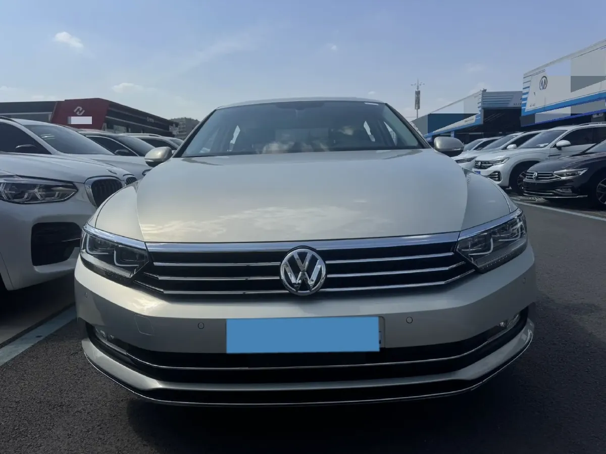 2019 Volkswagen Magotan 2.0T 186HP L4 7DCT,autocango,china used car exporter,china ev exporter,chinese used car exporter,chinese used ev exporter