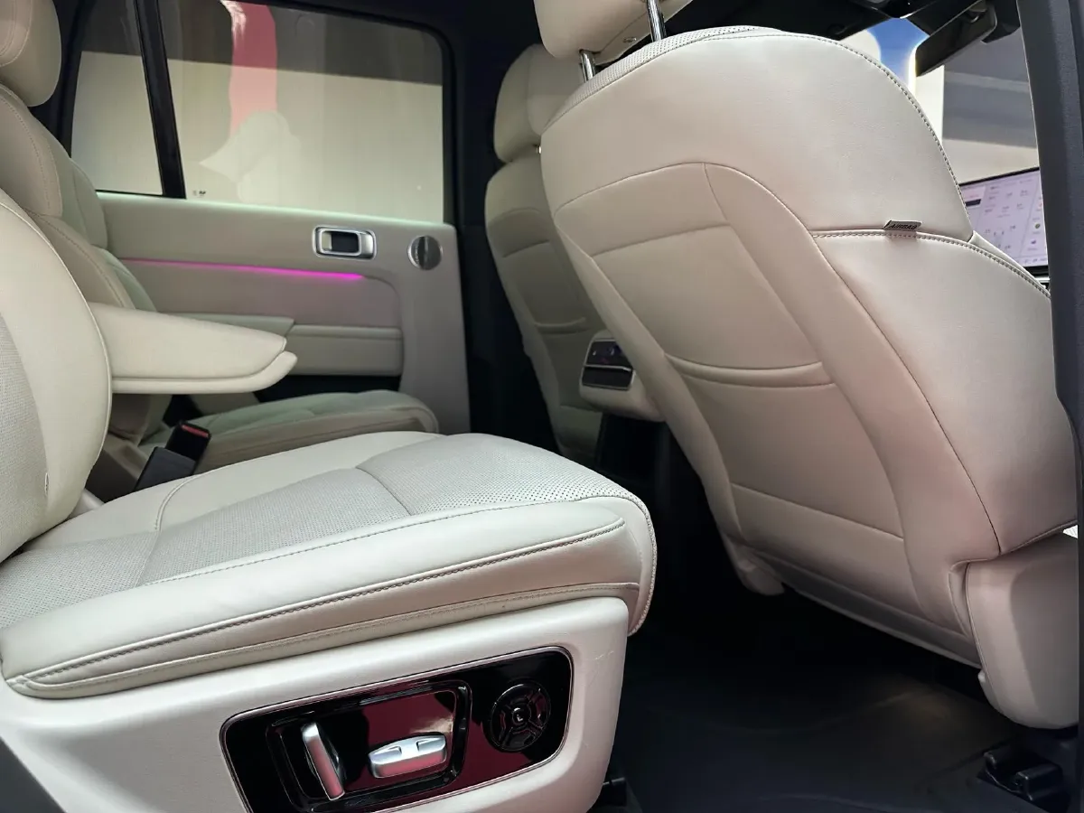 2023 Li L8 Range Extended 154HP REEV 40.9KWH,autocango,china used car exporter,china ev exporter,chinese used car exporter,chinese used ev exporter