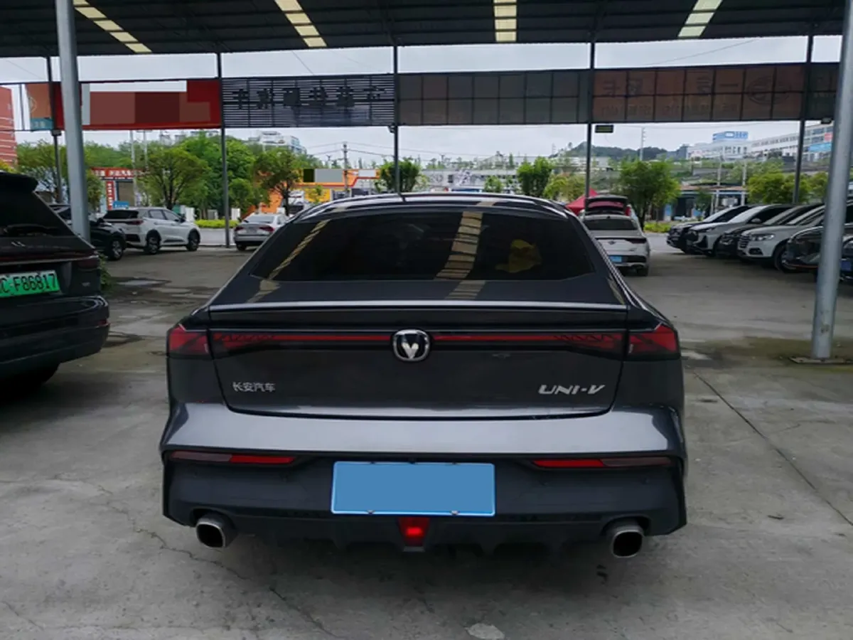 2022 ChangAn UNI-V 1.5T 188HP L4 7DCT,autocango,china used car exporter,china ev exporter,chinese used car exporter,chinese used ev exporter