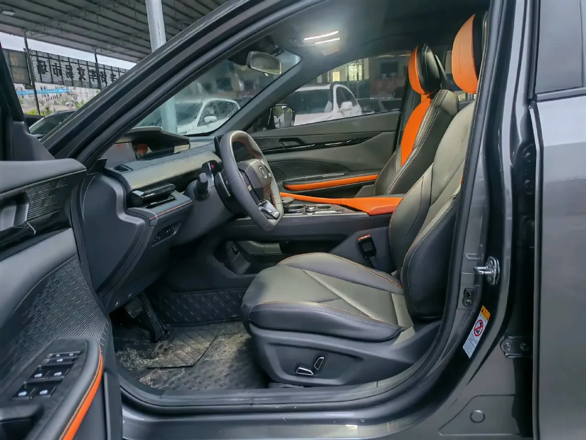 2022 ChangAn UNI-V 1.5T 188HP L4 7DCT,autocango,china used car exporter,china ev exporter,chinese used car exporter,chinese used ev exporter