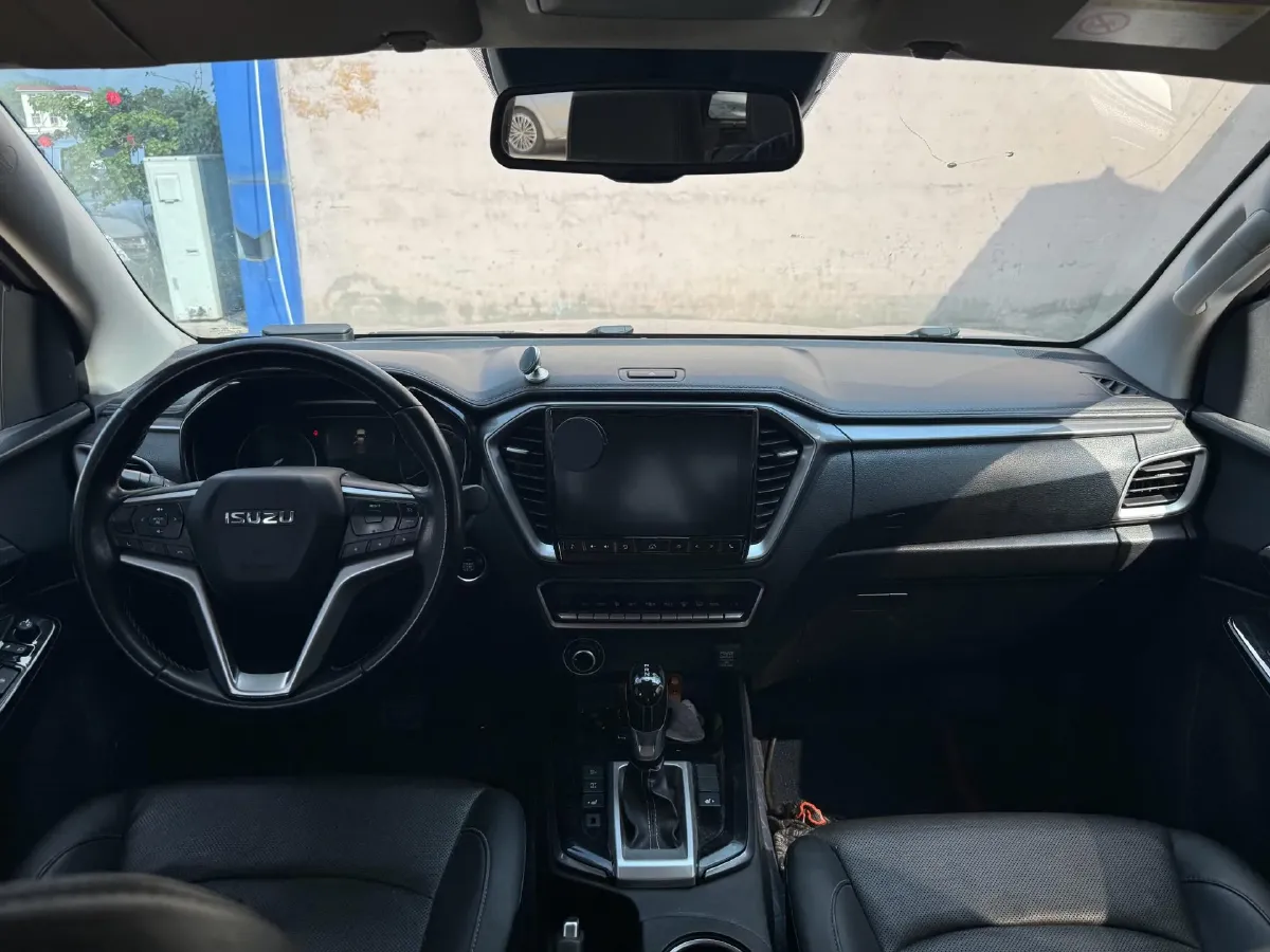 2021 Isuzu D-MAX 1.9T 163HP L4 6AT,autocango,china used car exporter,china ev exporter,chinese used car exporter,chinese used ev exporter