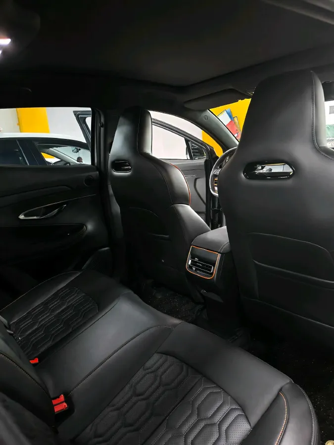 2022 ChangAn UNI-T 1.5T 188HP L4 7DCT,autocango,china used car exporter,china ev exporter,chinese used car exporter,chinese used ev exporter