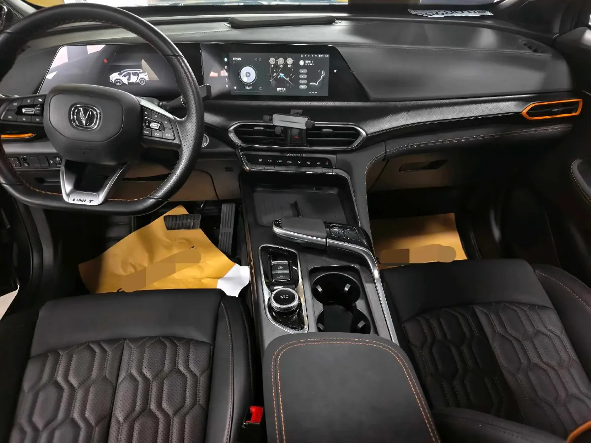 2022 ChangAn UNI-T 1.5T 188HP L4 7DCT,autocango,china used car exporter,china ev exporter,chinese used car exporter,chinese used ev exporter