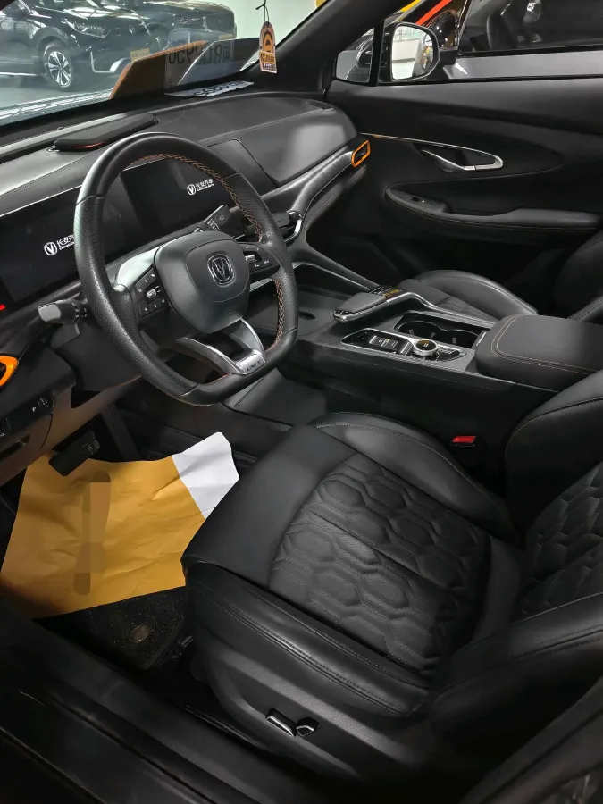 2022 ChangAn UNI-T 1.5T 188HP L4 7DCT,autocango,china used car exporter,china ev exporter,chinese used car exporter,chinese used ev exporter