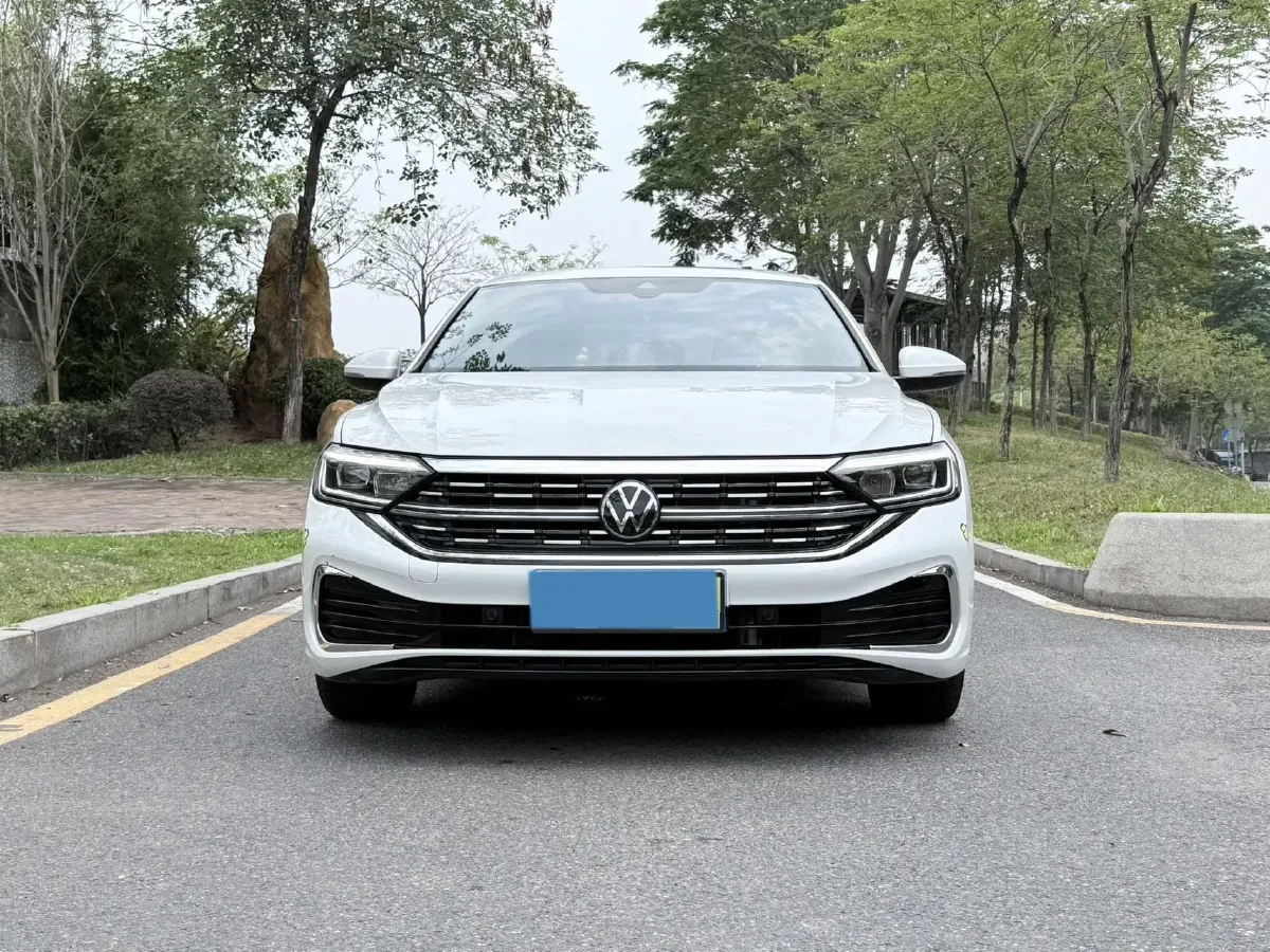 2024 Volkswagen Sagitar 1.5T 160HP L4 7DCT,autocango,china used car exporter,china ev exporter,chinese used car exporter,chinese used ev exporter