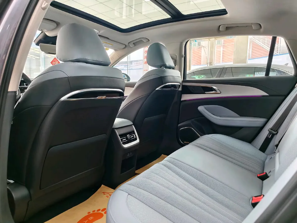 2025 HongQi H5 1.5T 150HP L4 1DHT PHEV,autocango,china used car exporter,china ev exporter,chinese used car exporter,chinese used ev exporter