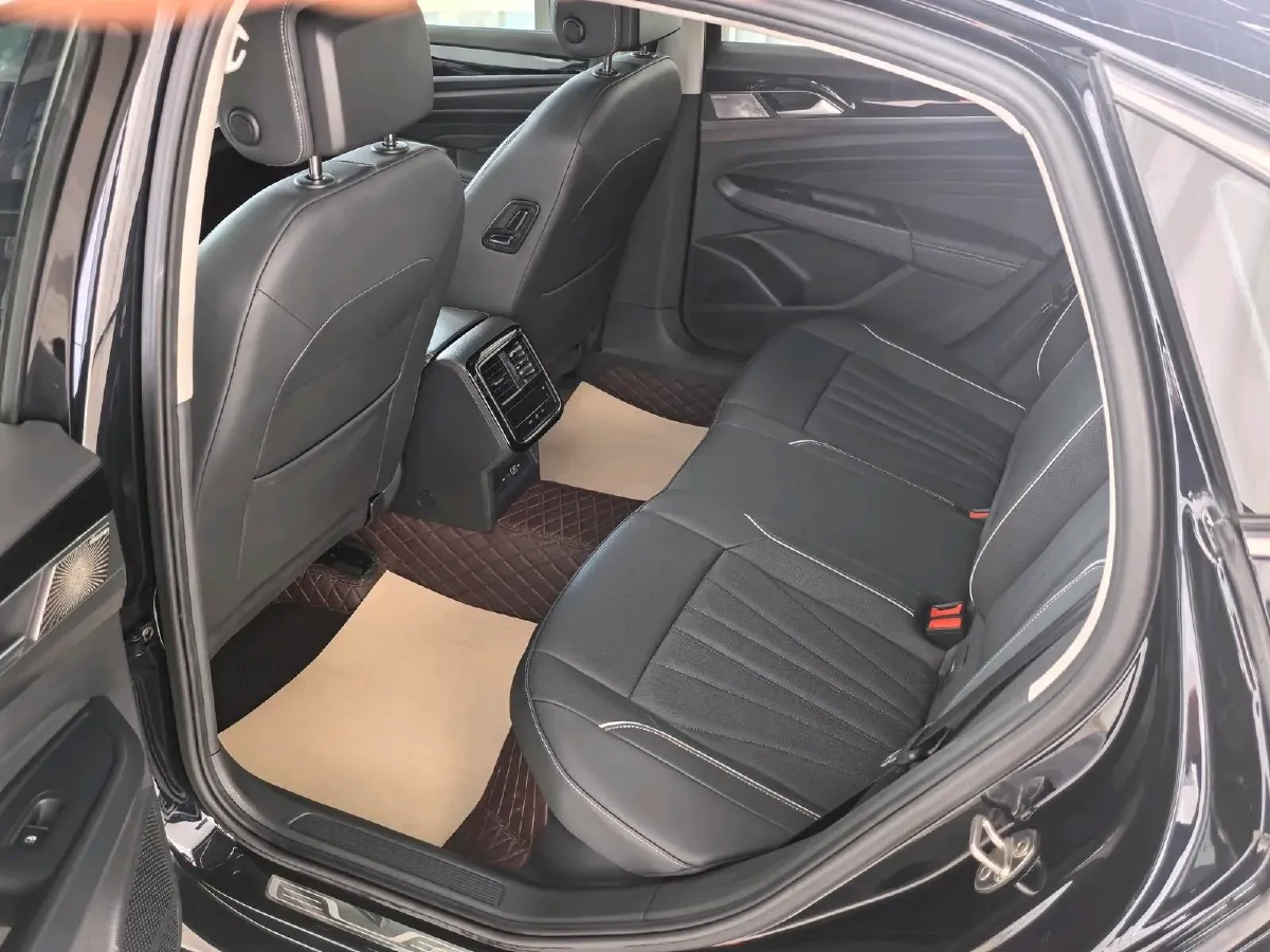 2024 Volkswagen Passat 2.0T 220HP L4 7DCT,autocango,china used car exporter,china ev exporter,chinese used car exporter,chinese used ev exporter