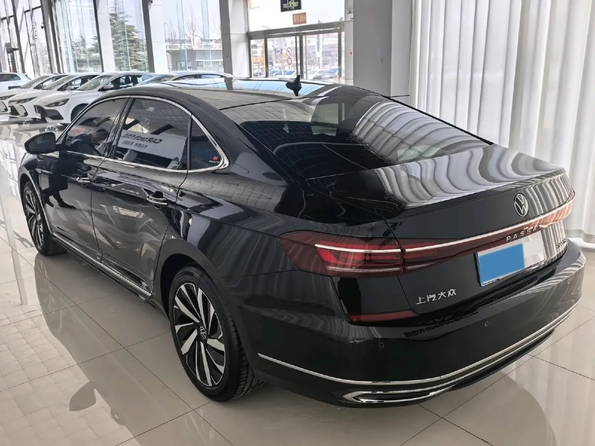 2024 Volkswagen Passat 2.0T 220HP L4 7DCT,autocango,china used car exporter,china ev exporter,chinese used car exporter,chinese used ev exporter