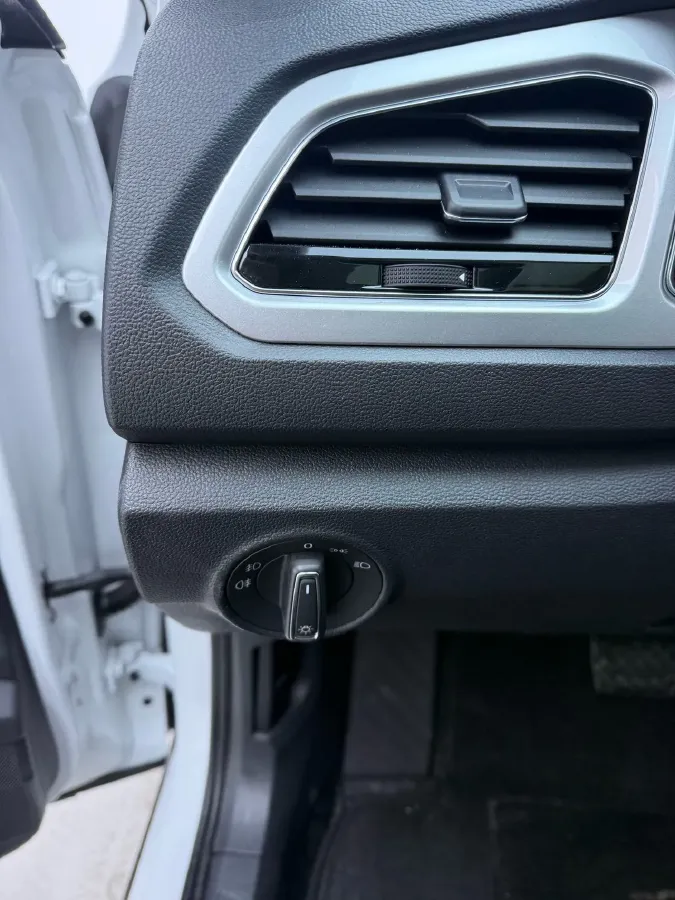 2021 Volkswagen T-Roc 1.4T 150HP L4 7DCT,autocango,china used car exporter,china ev exporter,chinese used car exporter,chinese used ev exporter