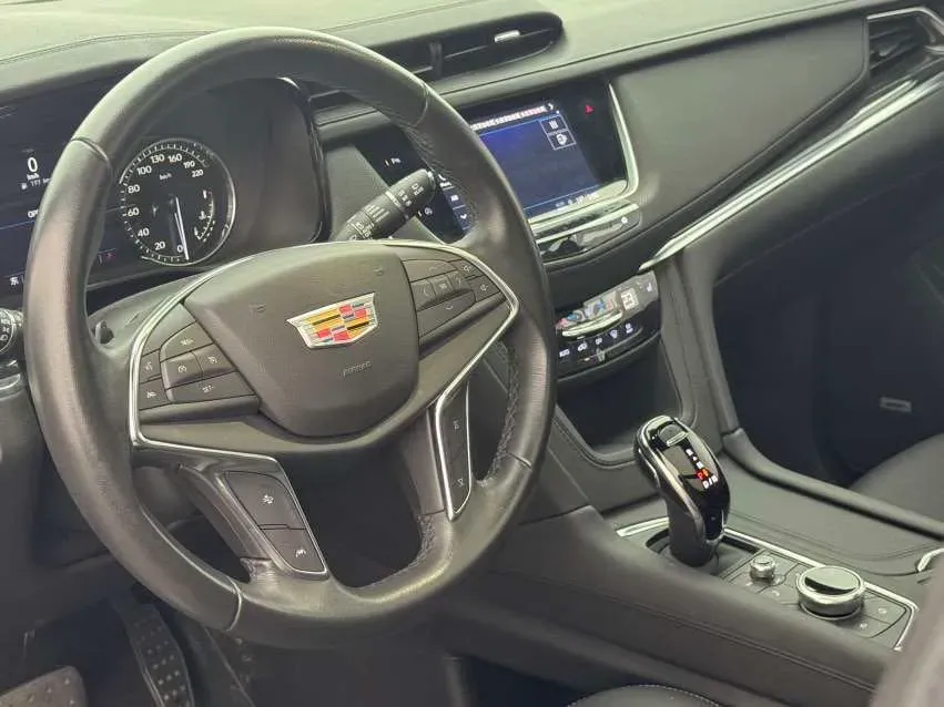 2022 Cadillac XT5 2.0T 237HP L4 9AT,autocango,china used car exporter,china ev exporter,chinese used car exporter,chinese used ev exporter