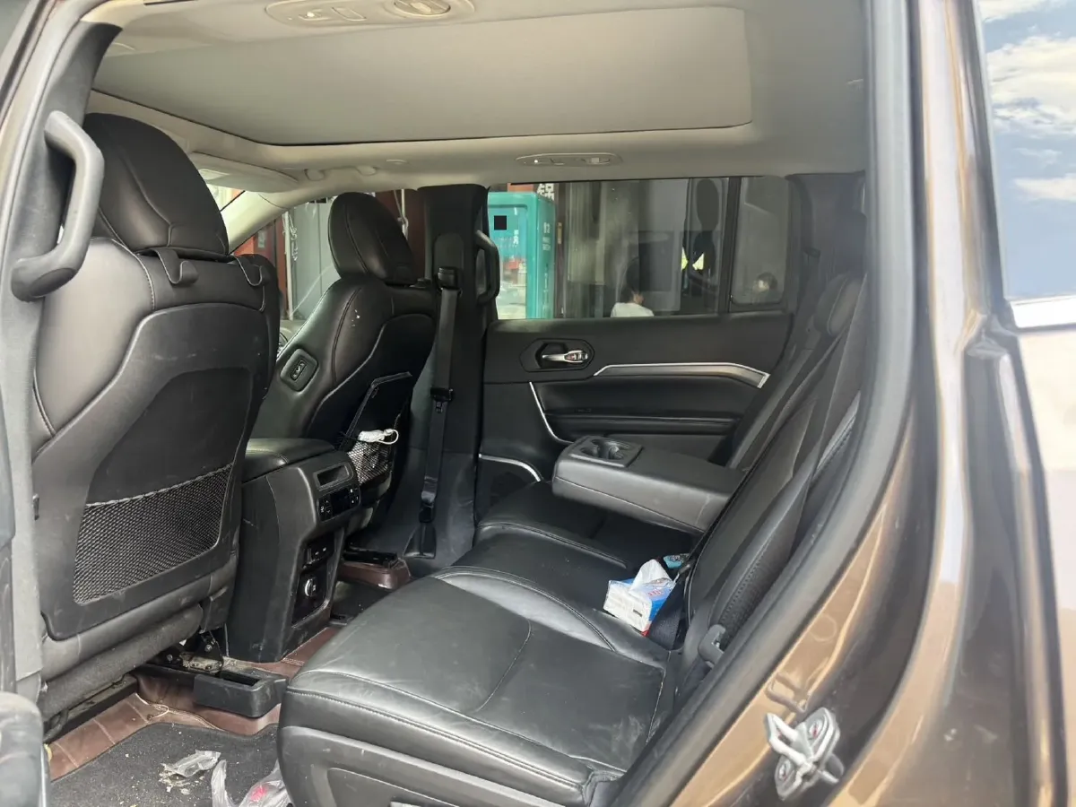 2018 Jeep Grand Commander 2.0T 265HP L4 9AT,autocango,china used car exporter,china ev exporter,chinese used car exporter,chinese used ev exporter