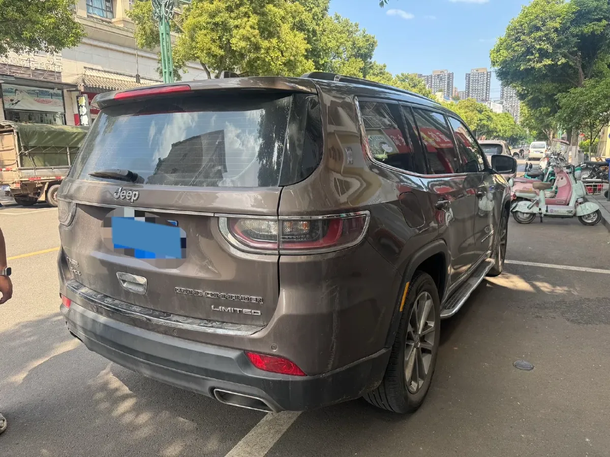 2018 Jeep Grand Commander 2.0T 265HP L4 9AT,autocango,china used car exporter,china ev exporter,chinese used car exporter,chinese used ev exporter