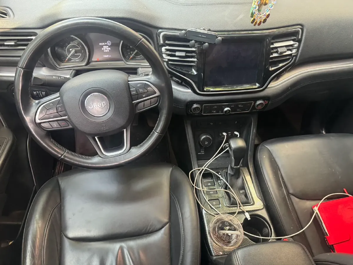 2018 Jeep Grand Commander 2.0T 265HP L4 9AT,autocango,china used car exporter,china ev exporter,chinese used car exporter,chinese used ev exporter