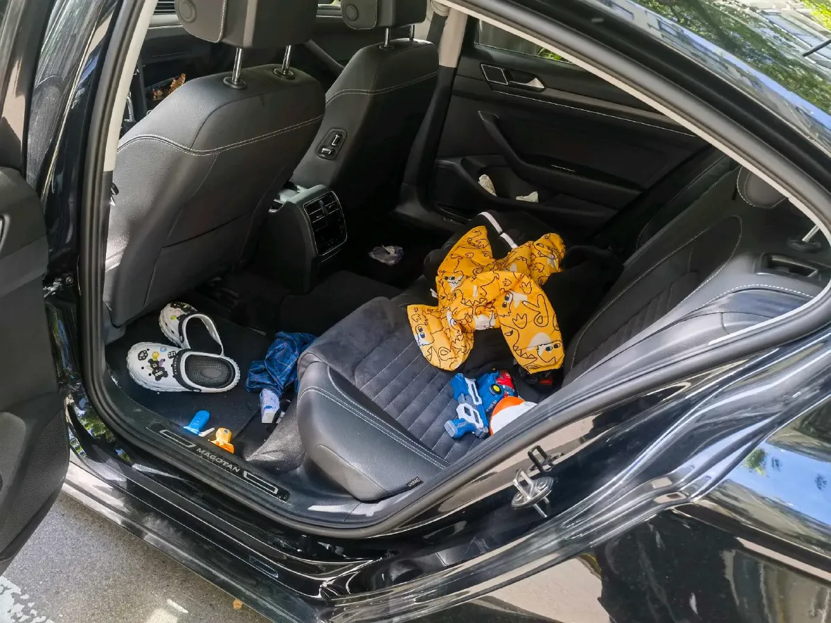 2019 Volkswagen Magotan 2.0T 186HP L4 7DCT,autocango,china used car exporter,china ev exporter,chinese used car exporter,chinese used ev exporter