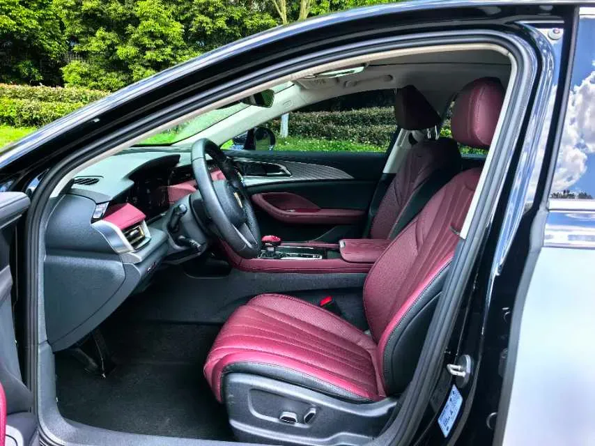 2023 HongQi H5 2.0T 224HP L4 8AT,autocango,china used car exporter,china ev exporter,chinese used car exporter,chinese used ev exporter