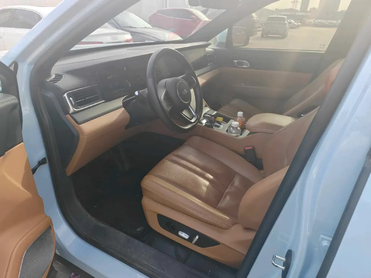 2020 Li ONE Range Extended 131HP REEV 40.5KWH,autocango,china used car exporter,china ev exporter,chinese used car exporter,chinese used ev exporter