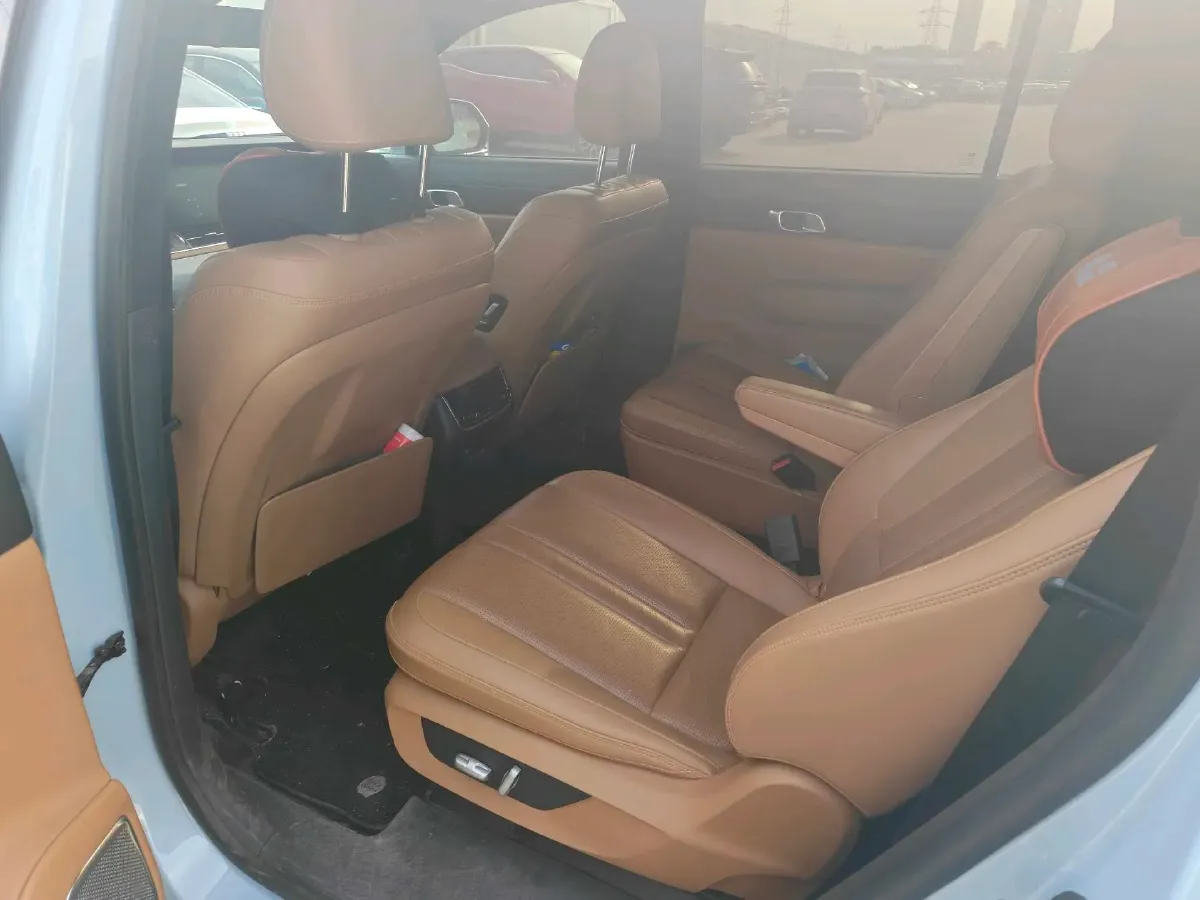 2020 Li ONE Range Extended 131HP REEV 40.5KWH,autocango,china used car exporter,china ev exporter,chinese used car exporter,chinese used ev exporter