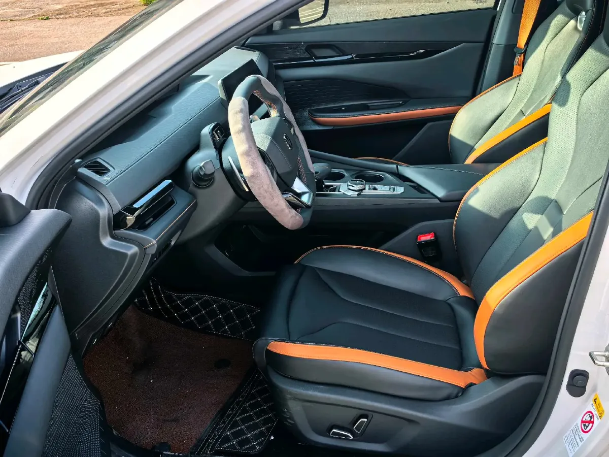 2024 ChangAn UNI-V 1.5T 188HP L4 7DCT,autocango,china used car exporter,china ev exporter,chinese used car exporter,chinese used ev exporter