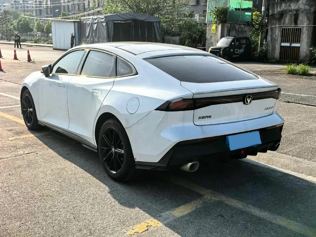 2024 ChangAn UNI-V 1.5T 188HP L4 7DCT,autocango,china used car exporter,china ev exporter,chinese used car exporter,chinese used ev exporter