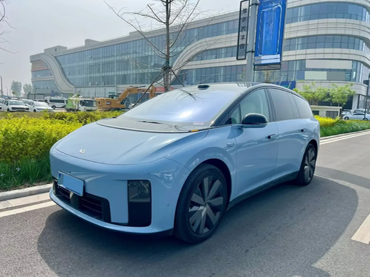 2025 Li i8 BEV,autocango,china used car exporter,china ev exporter,chinese used car exporter,chinese used ev exporter