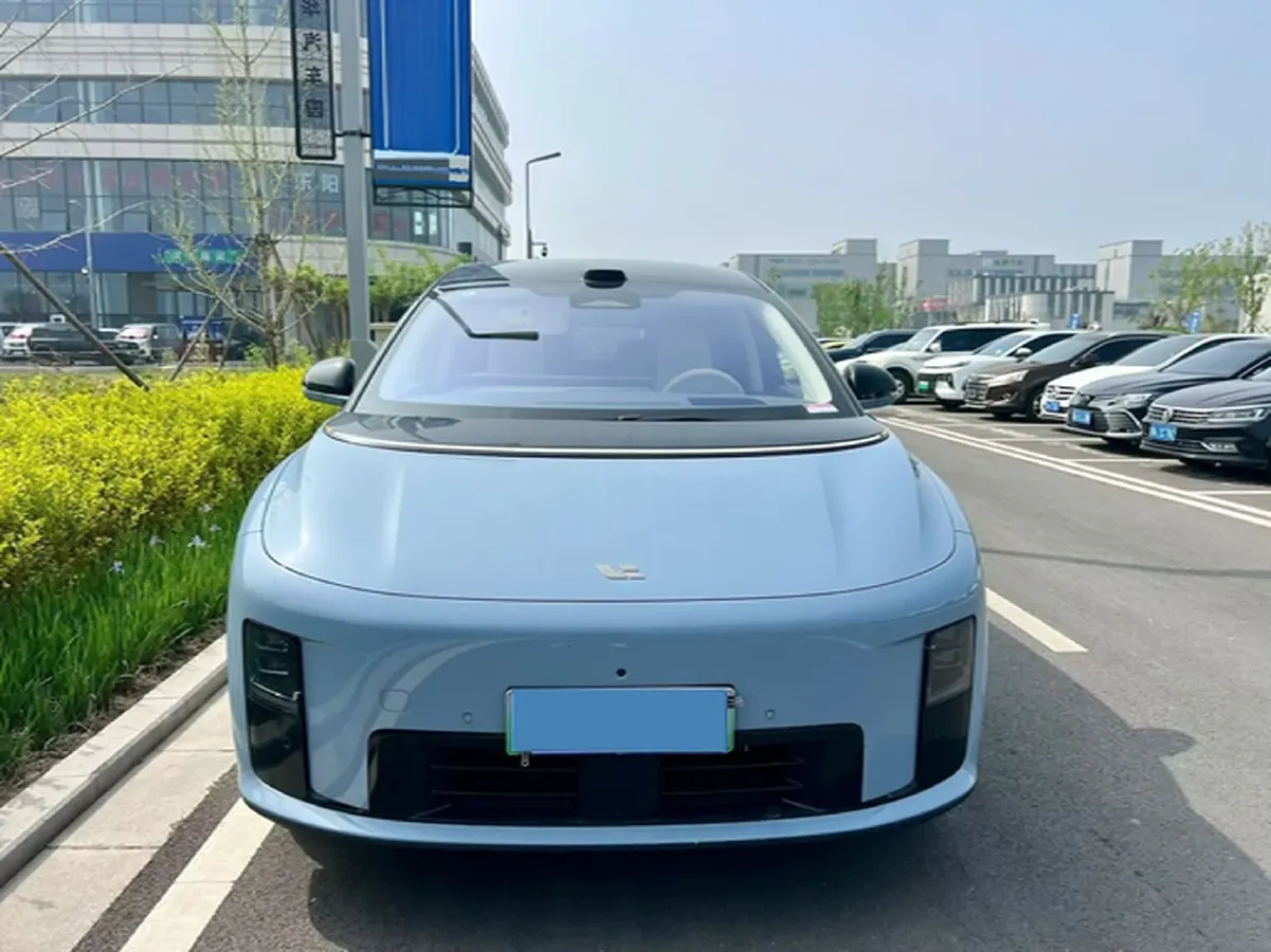 2025 Li i8 BEV,autocango,china used car exporter,china ev exporter,chinese used car exporter,chinese used ev exporter