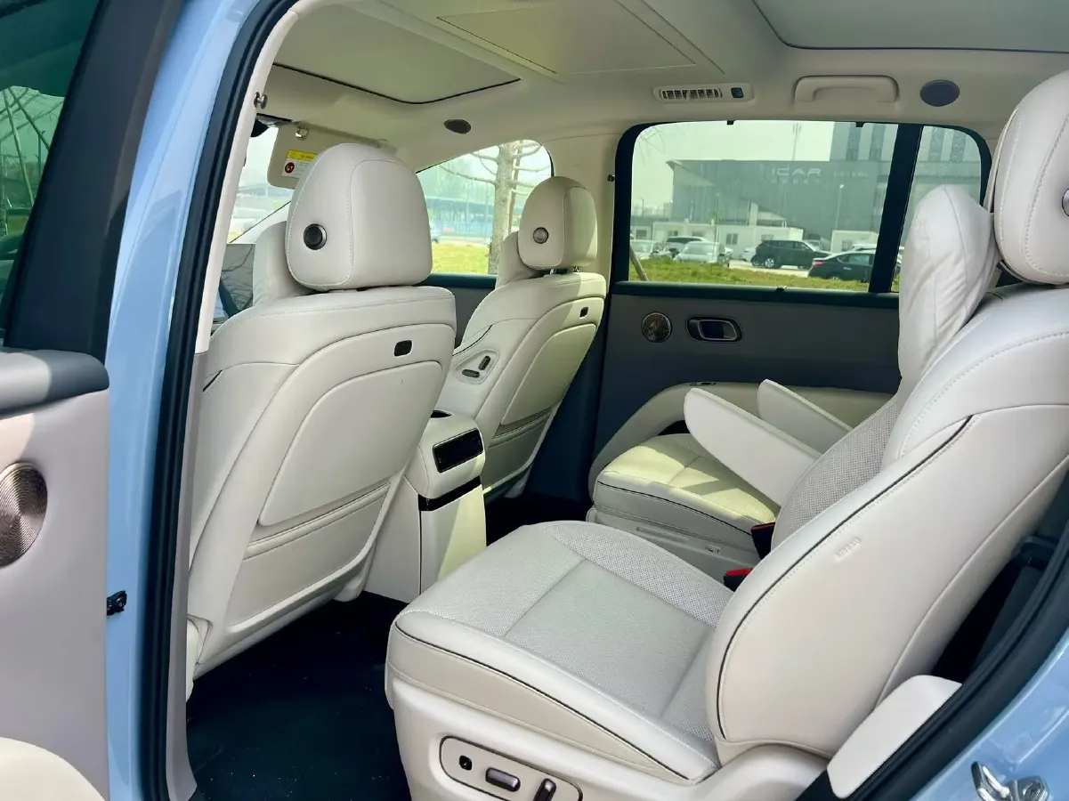 2025 Li i8 BEV,autocango,china used car exporter,china ev exporter,chinese used car exporter,chinese used ev exporter