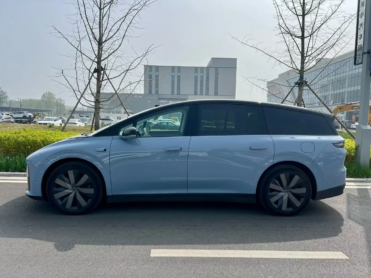 2025 Li i8 BEV,autocango,china used car exporter,china ev exporter,chinese used car exporter,chinese used ev exporter