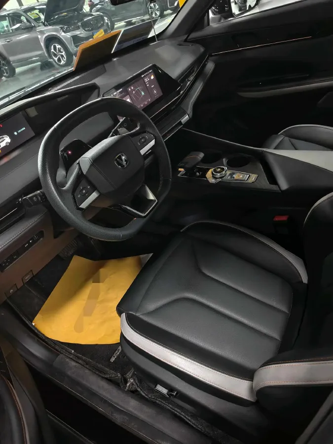 2023 ChangAn UNI-V 1.5T 188HP L4 7DCT,autocango,china used car exporter,china ev exporter,chinese used car exporter,chinese used ev exporter