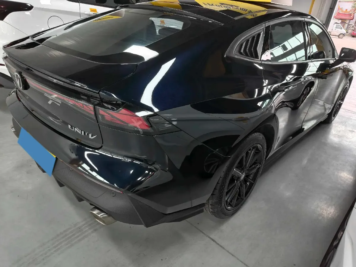 2023 ChangAn UNI-V 1.5T 188HP L4 7DCT,autocango,china used car exporter,china ev exporter,chinese used car exporter,chinese used ev exporter