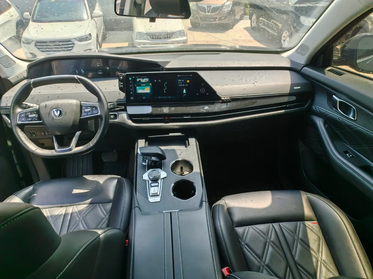 2024 ChangAn UNI-K 2.0T 233HP L4 8AT,autocango,china used car exporter,china ev exporter,chinese used car exporter,chinese used ev exporter