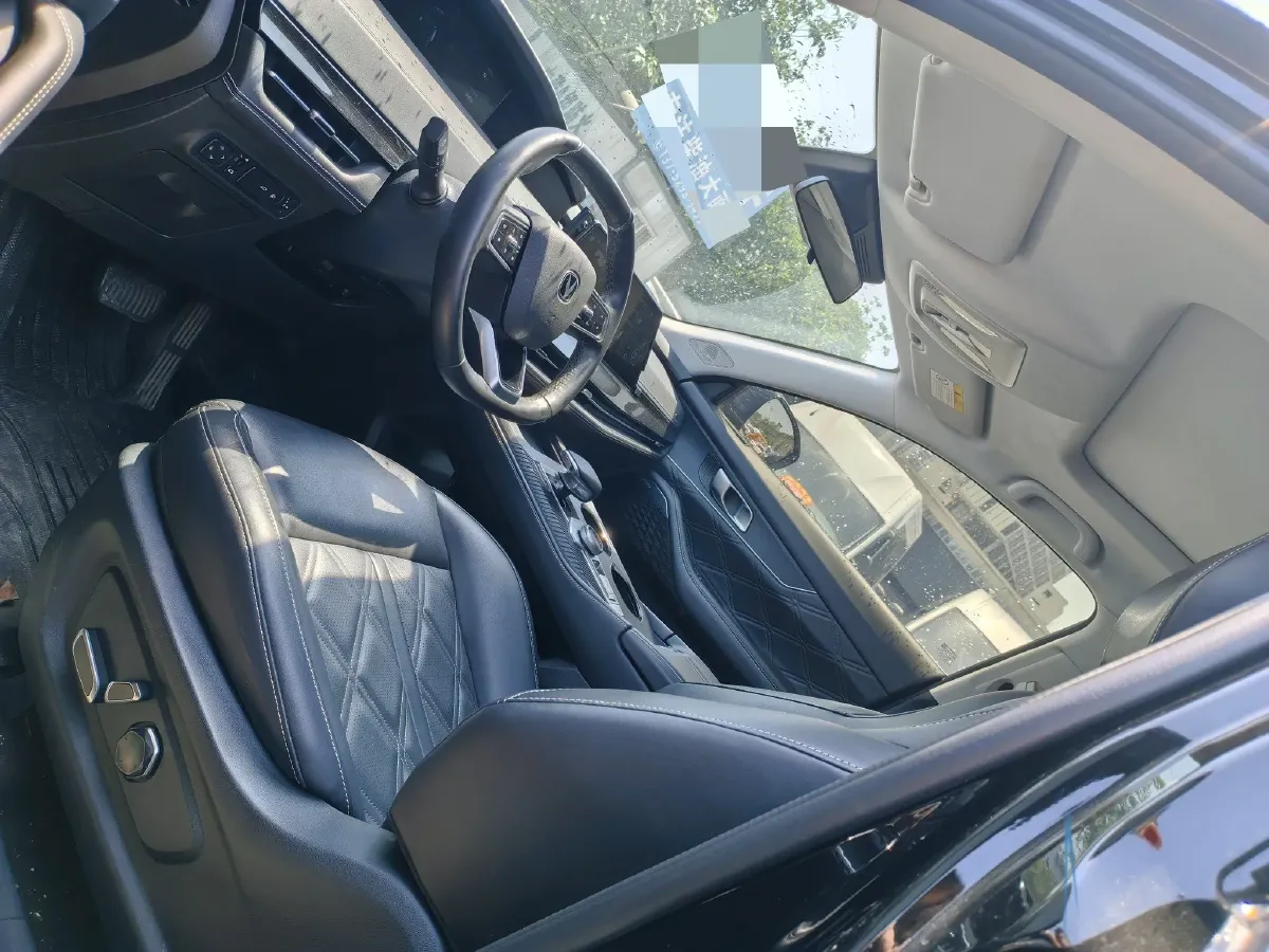 2024 ChangAn UNI-K 2.0T 233HP L4 8AT,autocango,china used car exporter,china ev exporter,chinese used car exporter,chinese used ev exporter