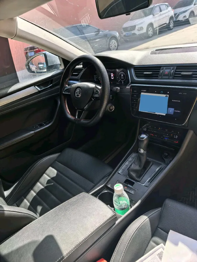 2022 Skoda Superb 1.4T 150HP L4 7DCT,autocango,china used car exporter,china ev exporter,chinese used car exporter,chinese used ev exporter