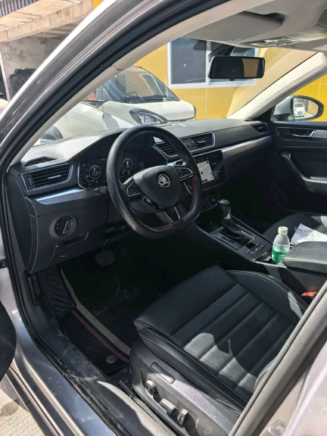 2022 Skoda Superb 1.4T 150HP L4 7DCT,autocango,china used car exporter,china ev exporter,chinese used car exporter,chinese used ev exporter