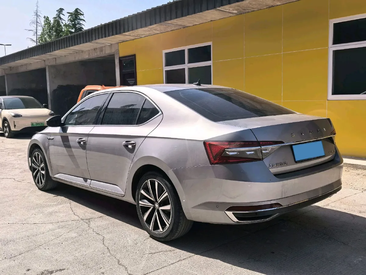2022 Skoda Superb 1.4T 150HP L4 7DCT,autocango,china used car exporter,china ev exporter,chinese used car exporter,chinese used ev exporter