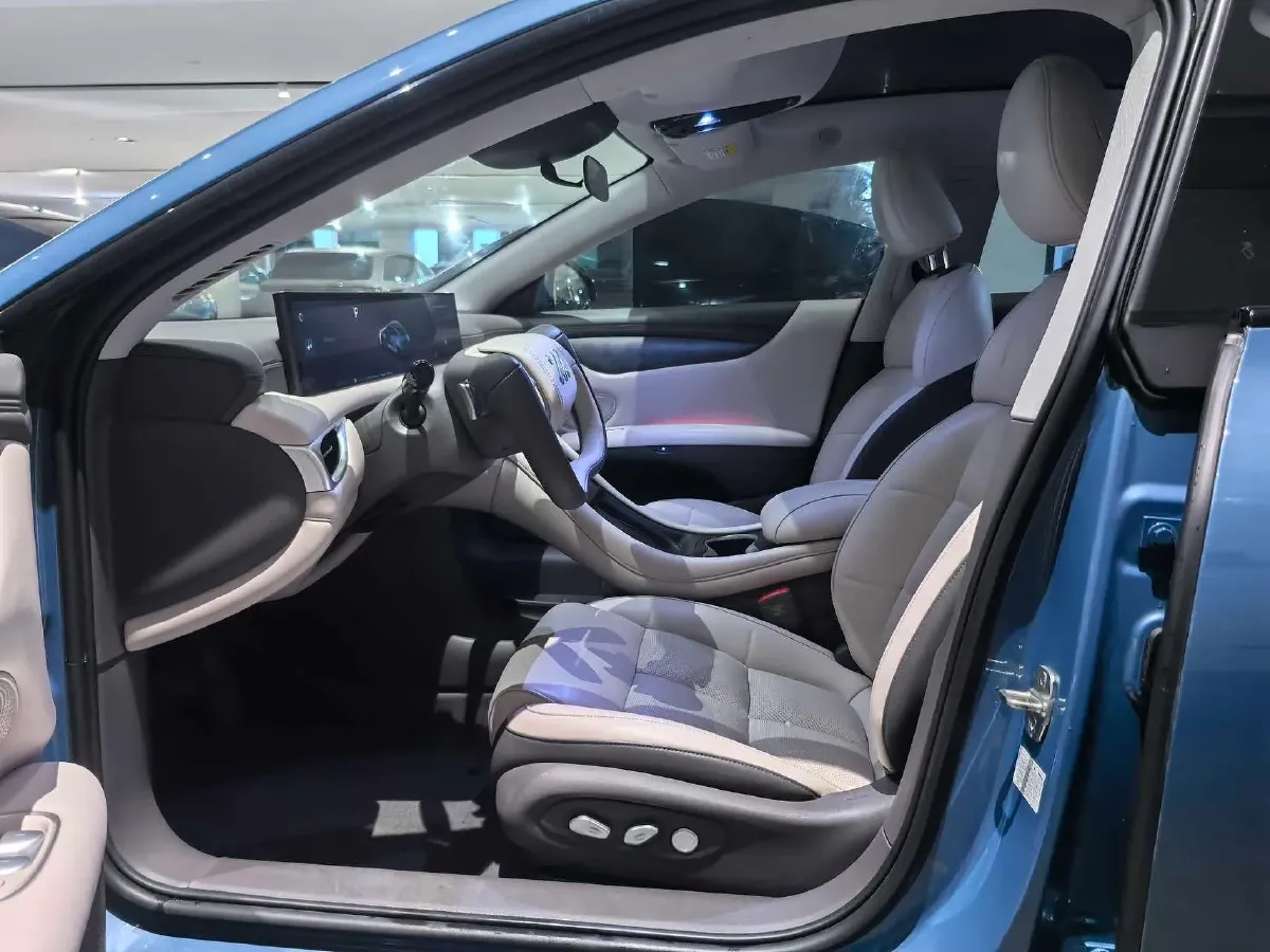 2024 IM L6 BEV 75KWH,autocango,china used car exporter,china ev exporter,chinese used car exporter,chinese used ev exporter