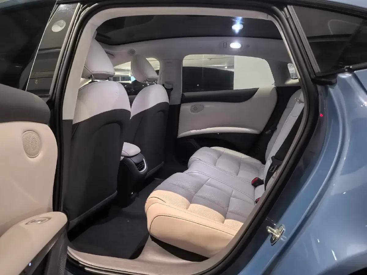 2024 IM L6 BEV 75KWH,autocango,china used car exporter,china ev exporter,chinese used car exporter,chinese used ev exporter