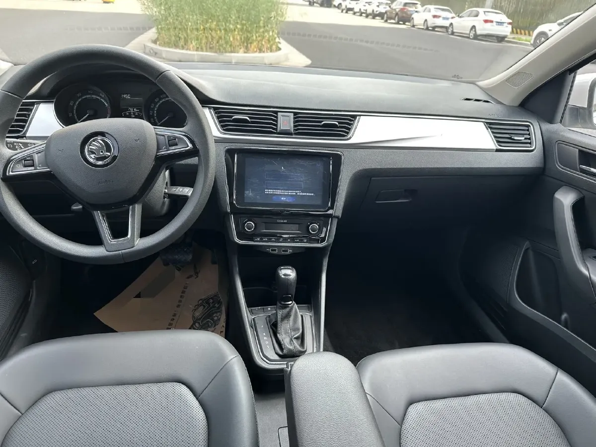 2022 Skoda Rapid 1.5L 112HP L4 6AT,autocango,china used car exporter,china ev exporter,chinese used car exporter,chinese used ev exporter