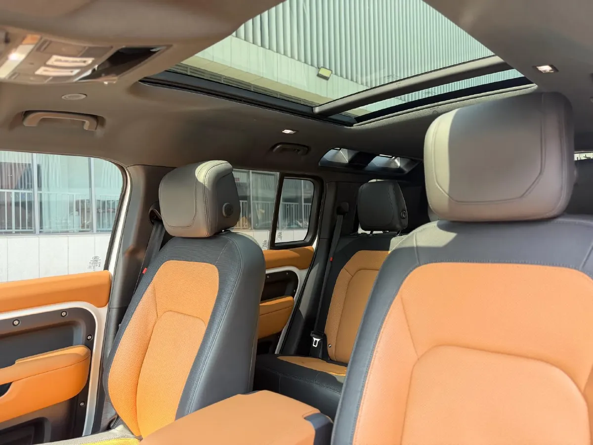 2024 Land Rover Defender 3.0T 400HP L6 8AT,autocango,china used car exporter,china ev exporter,chinese used car exporter,chinese used ev exporter