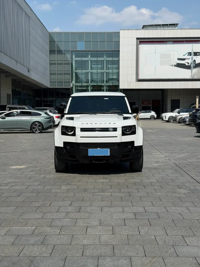 2024 Land Rover Defender 3.0T 400HP L6 8AT,autocango,china used car exporter,china ev exporter,chinese used car exporter,chinese used ev exporter
