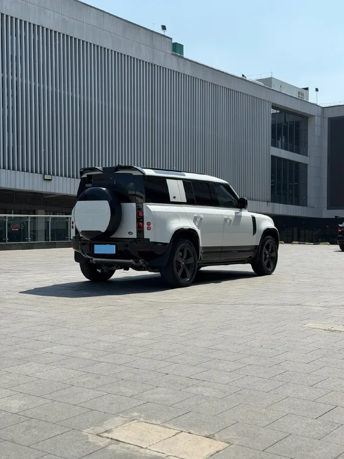 2024 Land Rover Defender 3.0T 400HP L6 8AT,autocango,china used car exporter,china ev exporter,chinese used car exporter,chinese used ev exporter