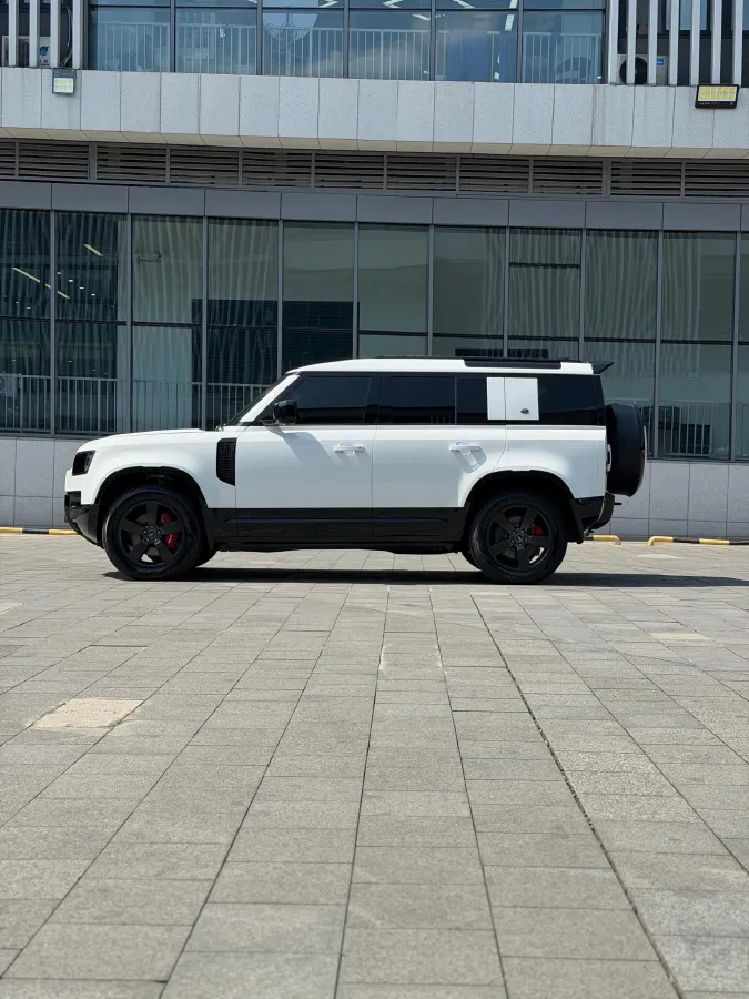 2024 Land Rover Defender 3.0T 400HP L6 8AT,autocango,china used car exporter,china ev exporter,chinese used car exporter,chinese used ev exporter
