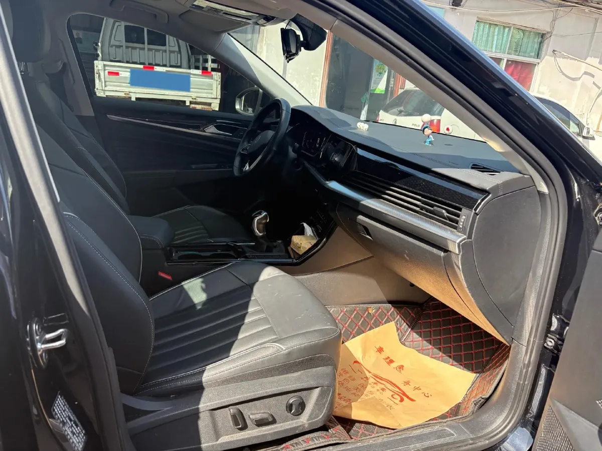 2023 Volkswagen Passat 2.0T 186HP L4 7DCT,autocango,china used car exporter,china ev exporter,chinese used car exporter,chinese used ev exporter