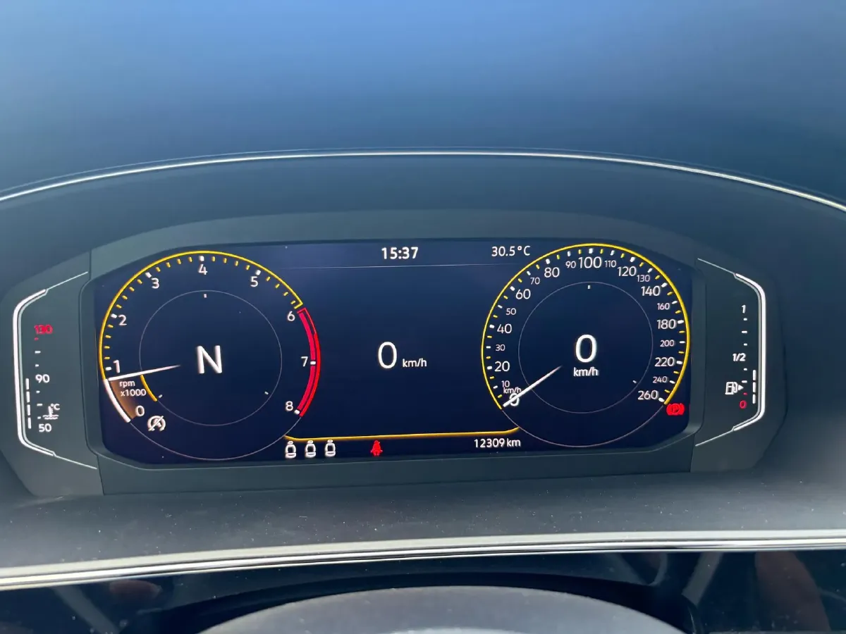 2023 Volkswagen Passat 2.0T 186HP L4 7DCT,autocango,china used car exporter,china ev exporter,chinese used car exporter,chinese used ev exporter