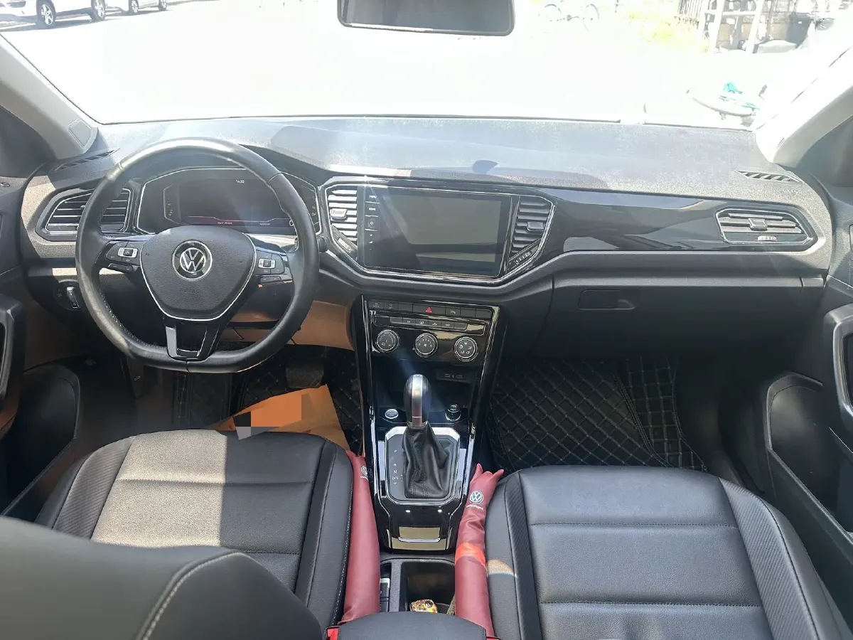 2022 Volkswagen T-Roc 1.4T 150HP L4 7DCT,autocango,china used car exporter,china ev exporter,chinese used car exporter,chinese used ev exporter