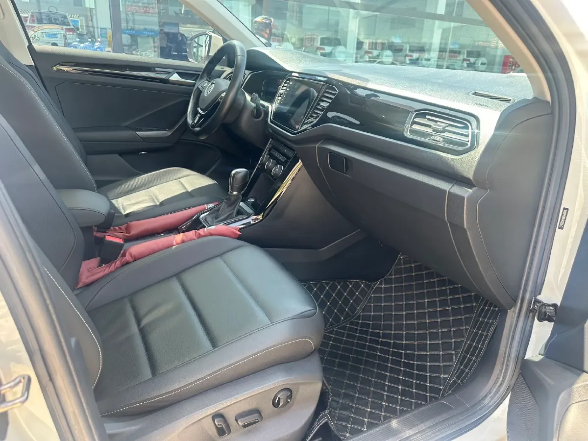 2022 Volkswagen T-Roc 1.4T 150HP L4 7DCT,autocango,china used car exporter,china ev exporter,chinese used car exporter,chinese used ev exporter